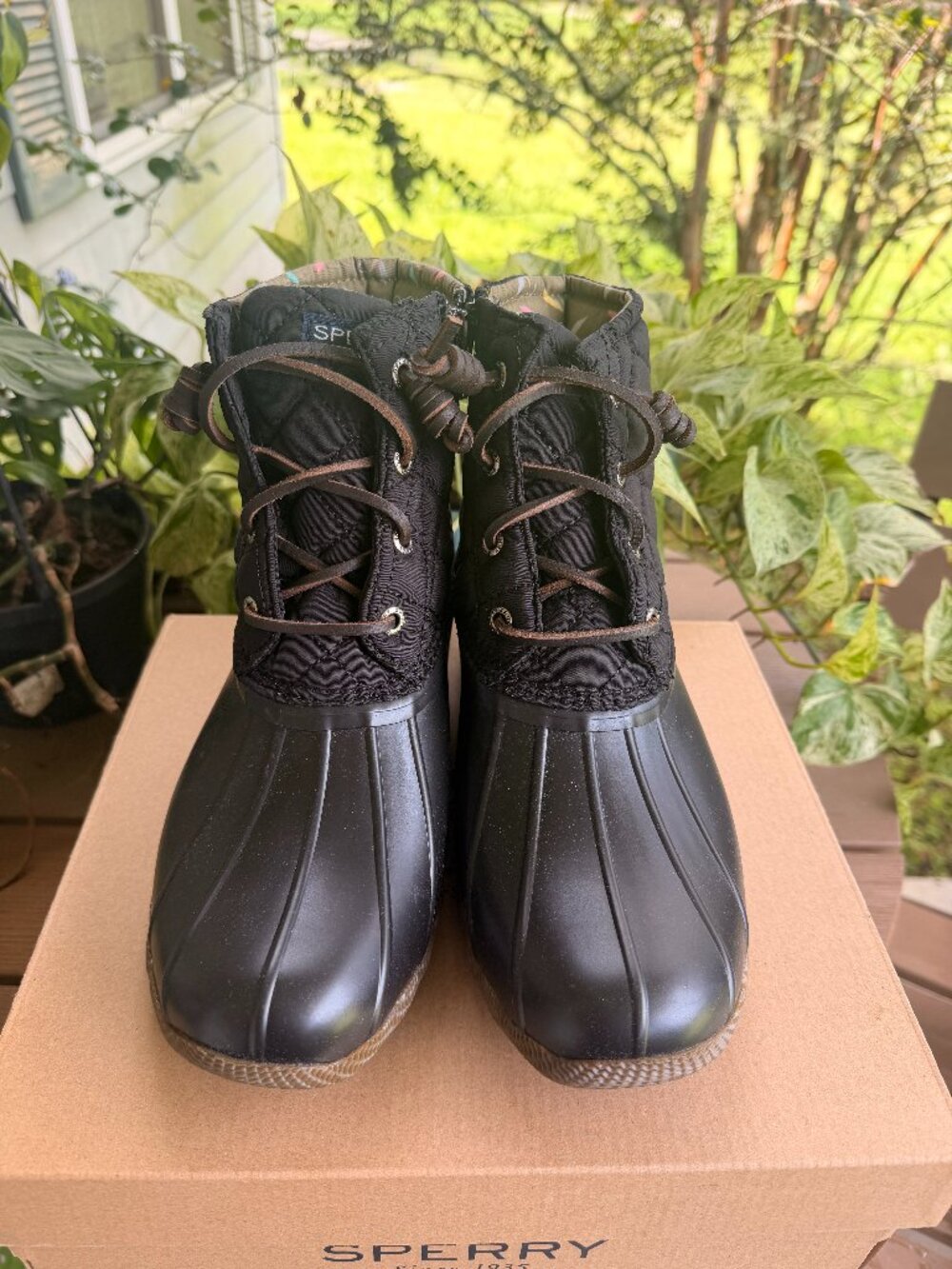 Sperry Black Quilted Duck Boots Women’s Size 7.5 Brand New